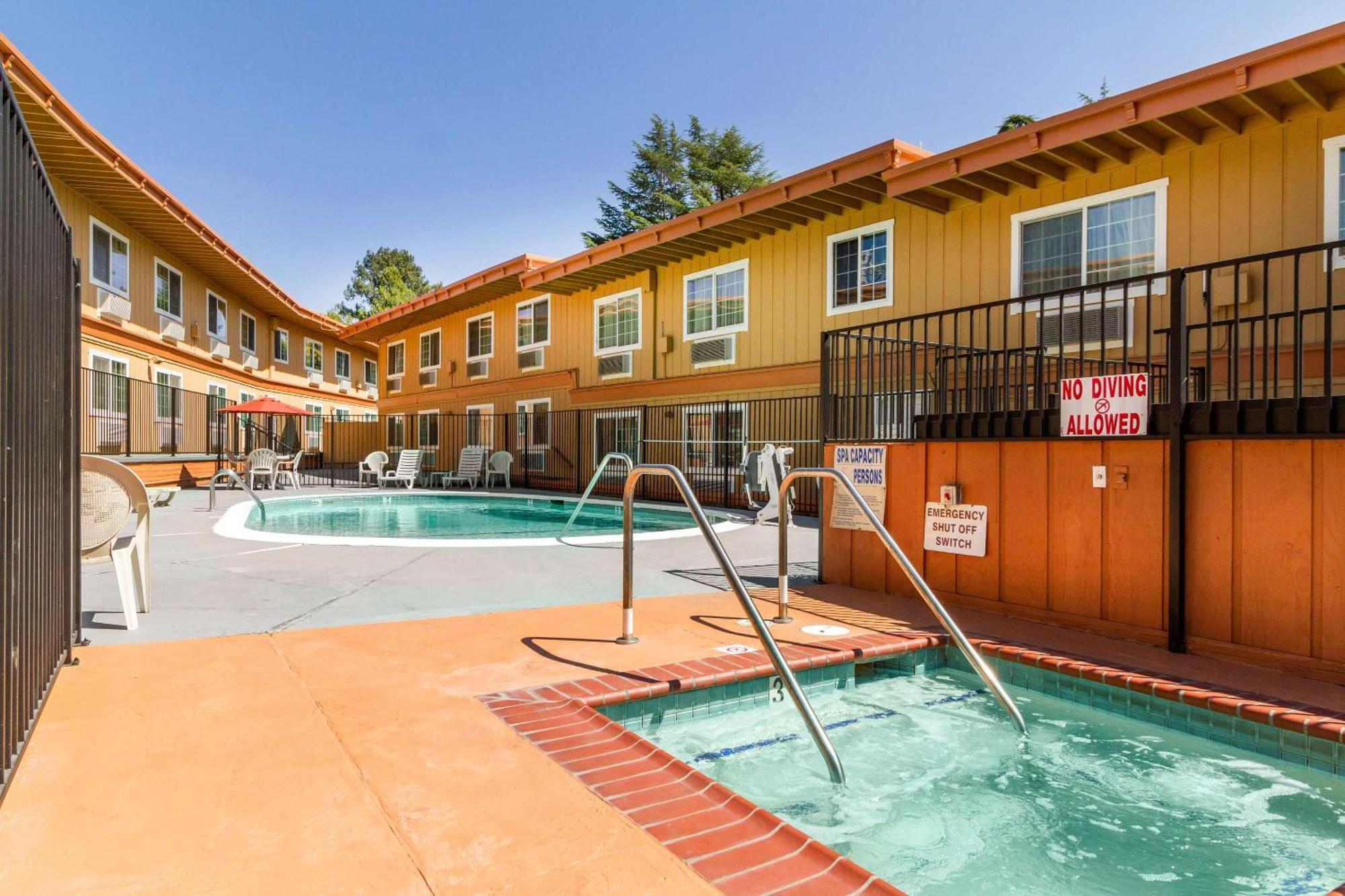 Inn Rodeway 3*